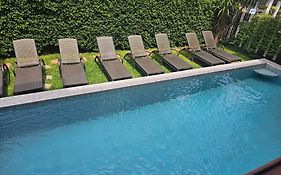 โรงแรมชาดา มันตรา